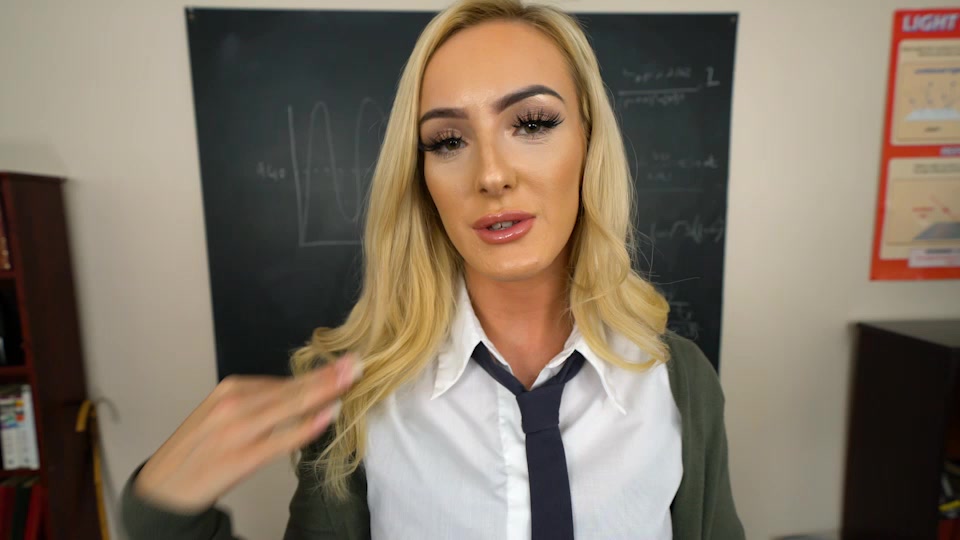 Naomi - Why Don't You Have A Better Look? - Sexy Videos - WankitNow