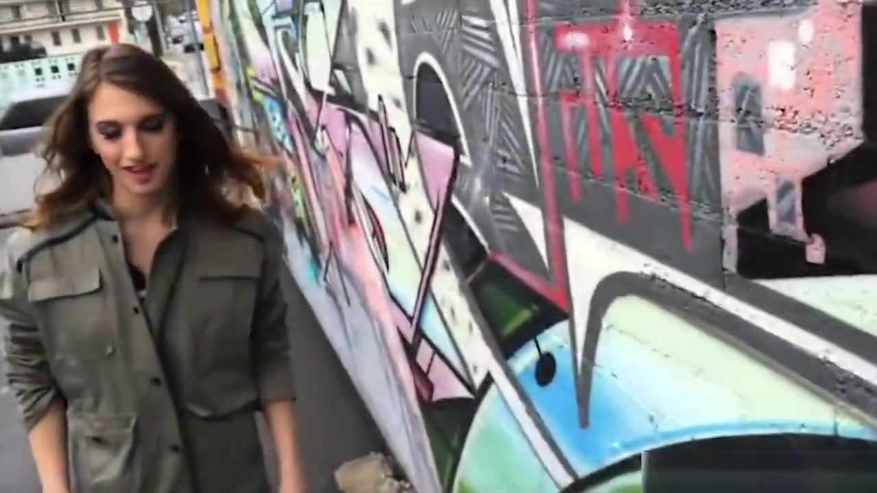 Shemale Kelly Klaymour receive sloppy bj