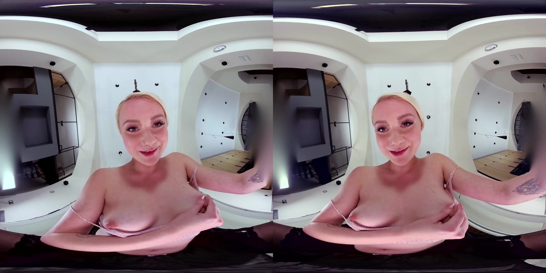Pussy on Your Face - SexLikeReal