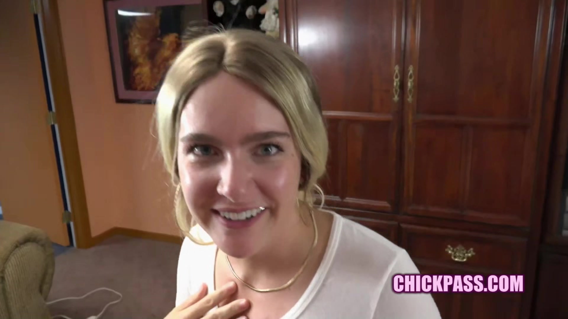 ChickPass - Young hottie Opal Castle's in jeans and sucking a cock