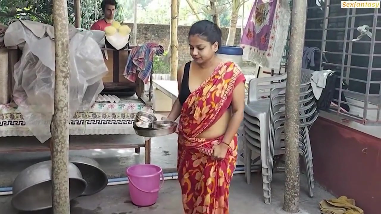 Devar Bhabhi - Devar Ne Bhabhi Ko Jabardasti Choda Jab Wo Naha Rahi Thi