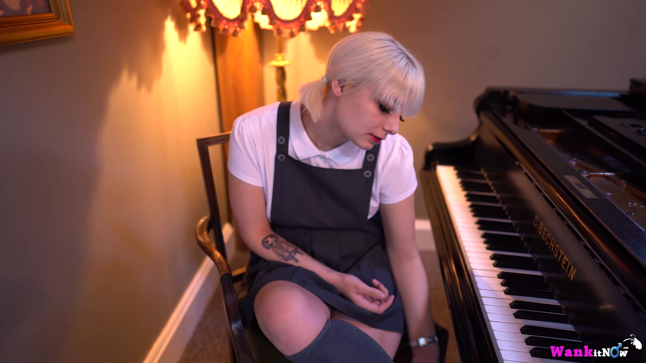 Baby Dolliiy - Pianists Penis - Sexy Videos - WankitNow