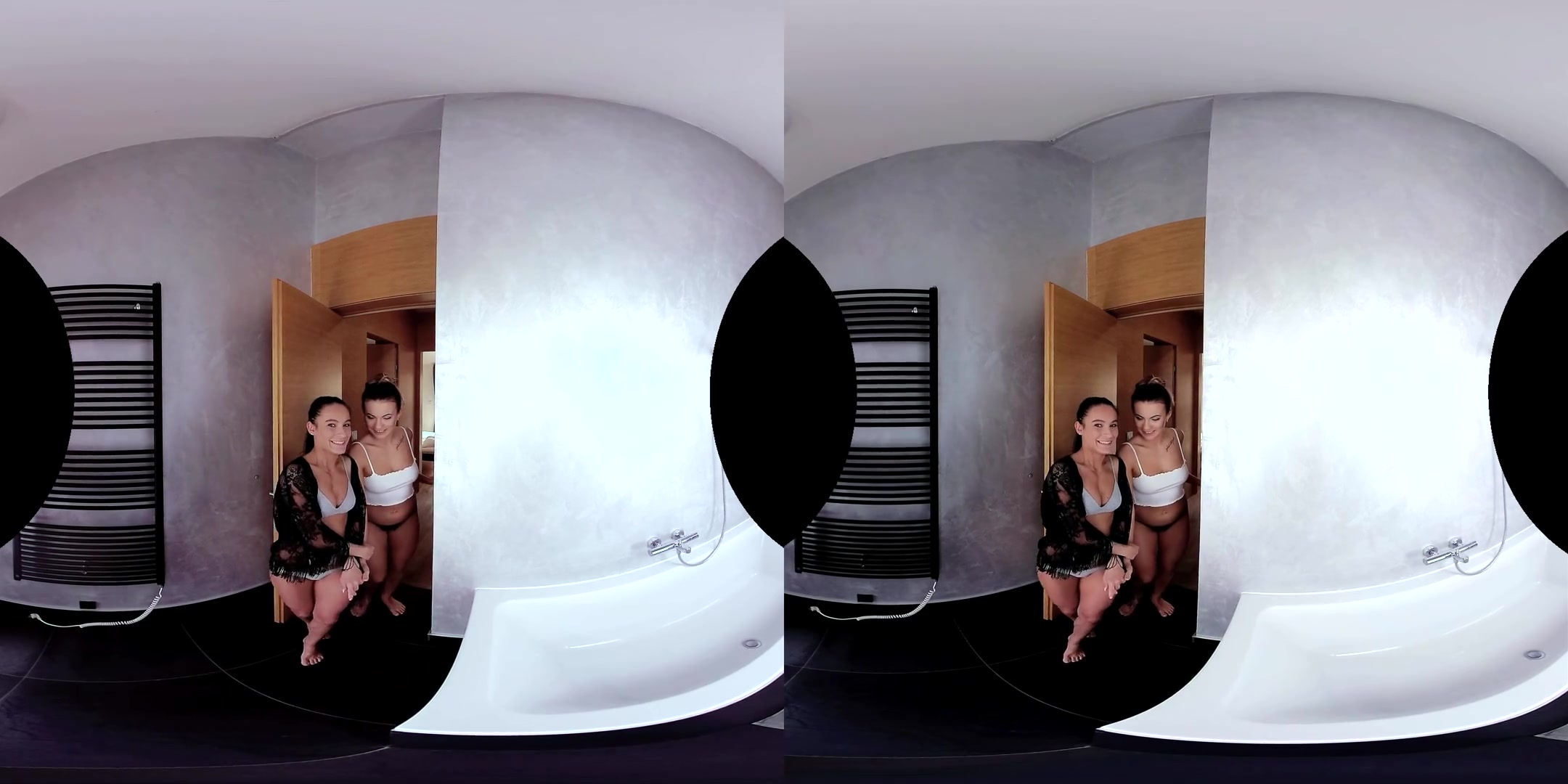 Lexi Dona & Vanessa Decker in Two Pissing Babes - CzechVRFetish