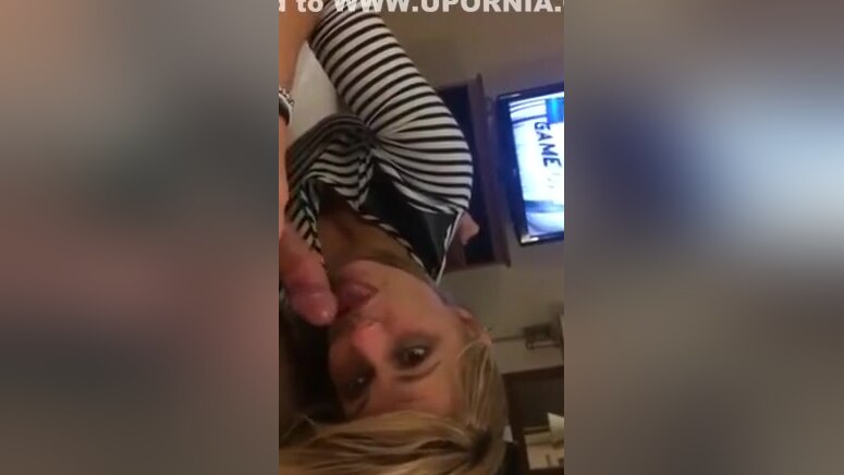 Amateur Hotwife Cougar Smiling As I Suck Young College Boys Big Young Cock