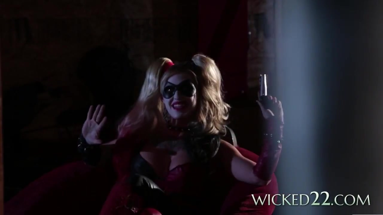 Nasty Batman Vs Superman Porn Parody With Kleio Valenti