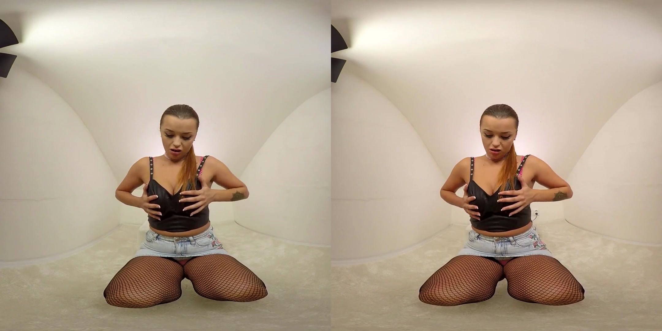 Daphne Klyde in 120 - Daphne Klyde - BravoModelsMedia