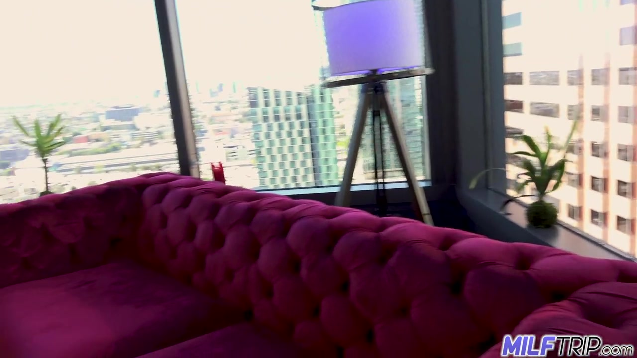 Pepper's MILF Hotel-Fuck - MilfTrip