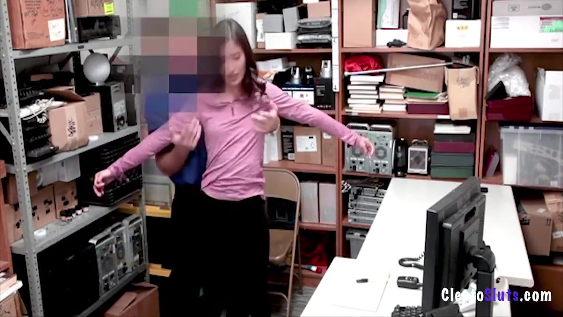 Professional Thief Gets Caught And Fucked 8 Min
