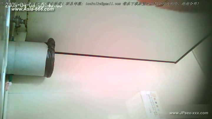 chinese girls go to toilet.49