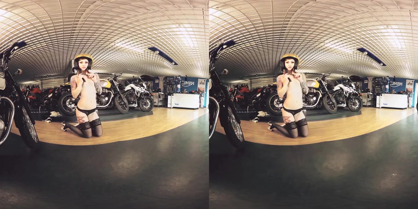 Sexy Redhead Foxy Saine is Ready to Ride