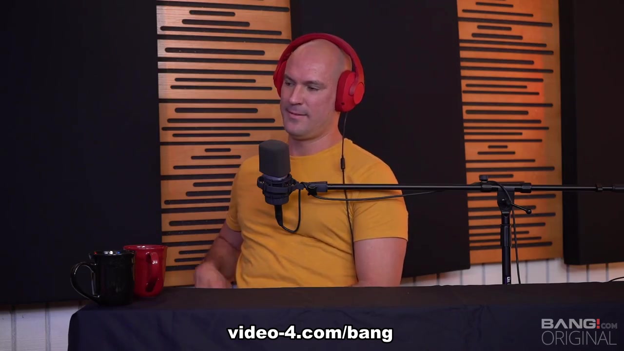 Carmela Clutch opens up her legs and lets us all the way in - BangPodcast