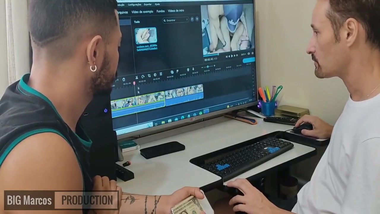 Gay Porn In Sem Um Passivo A Mao O Tesao Falou Mais Alto E Eles Decidiram Gozar Juntos 5 Min
