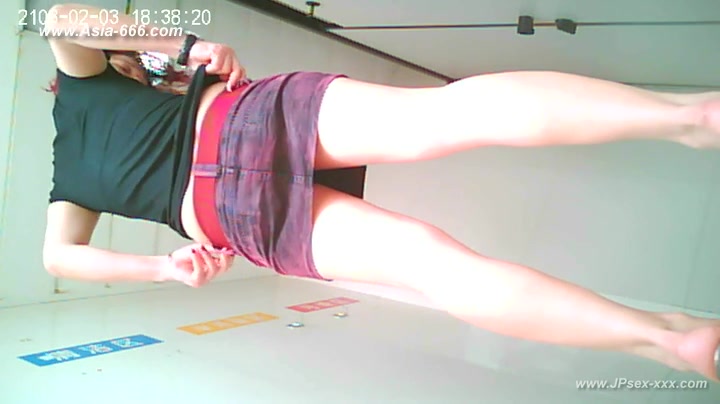 chinese girls go to toilet.59