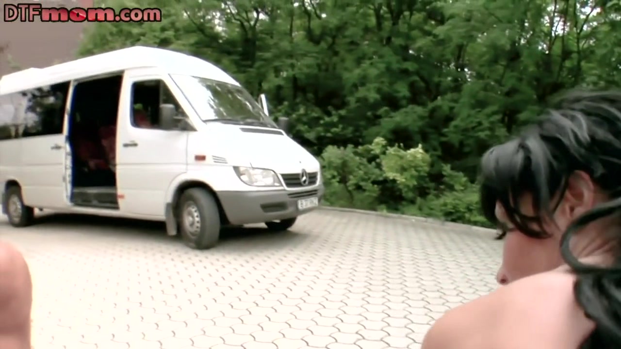 Amateur mature with big natural boobs 3way fucked outdoor