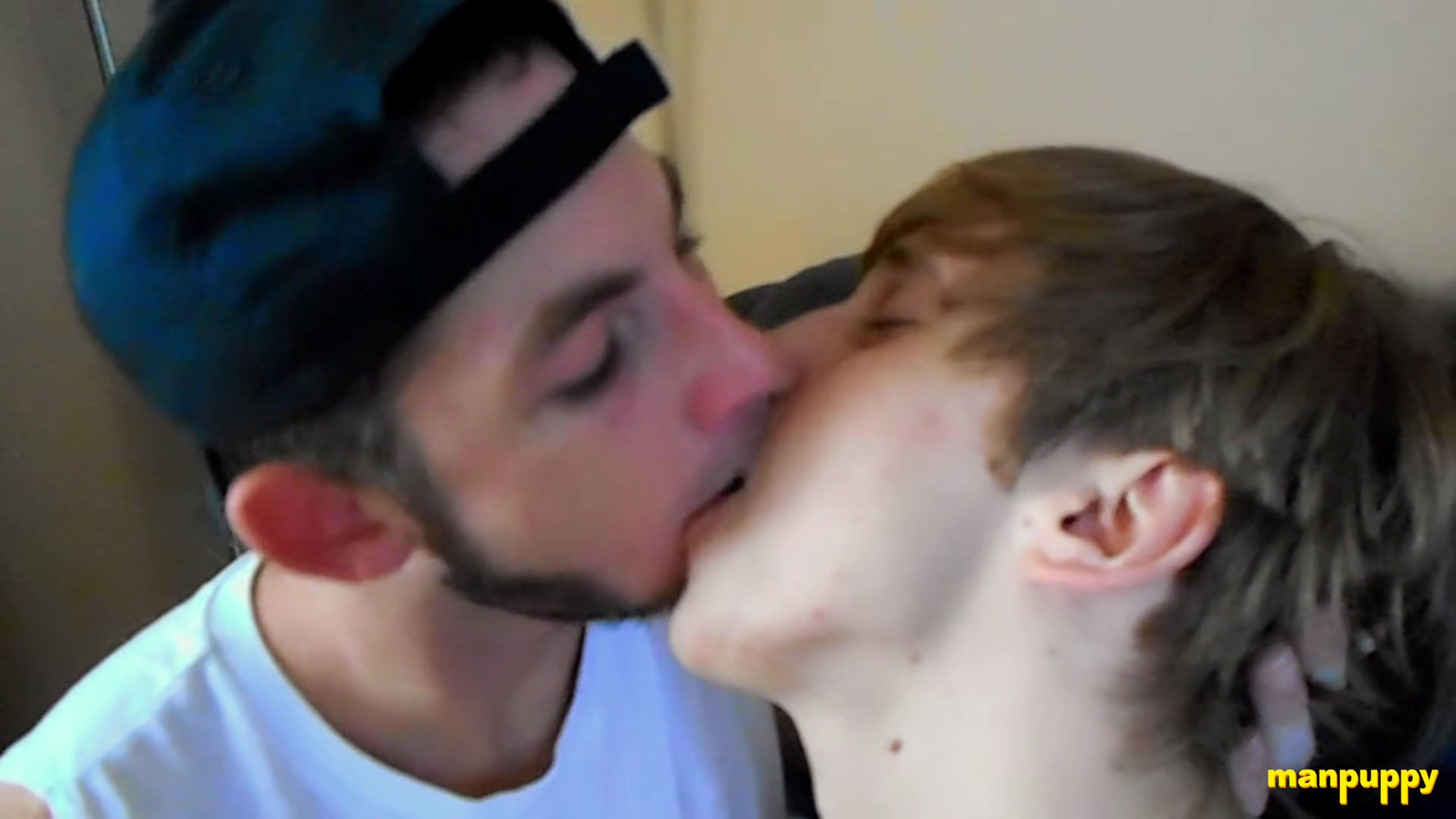 Hot Gay Kissing 27 - Toby Springs, Elis Ataxxx