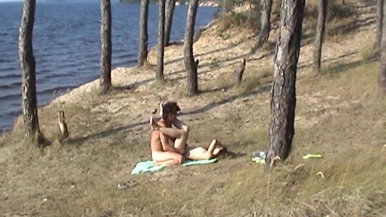 Mind Blowing sexy naked pair fucking on the desolate river bank