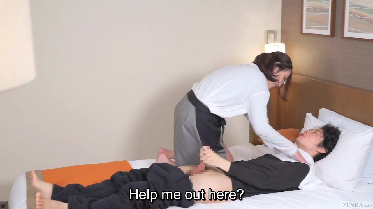 Subtitled Japanese hotel massage leads to blowjob in HD