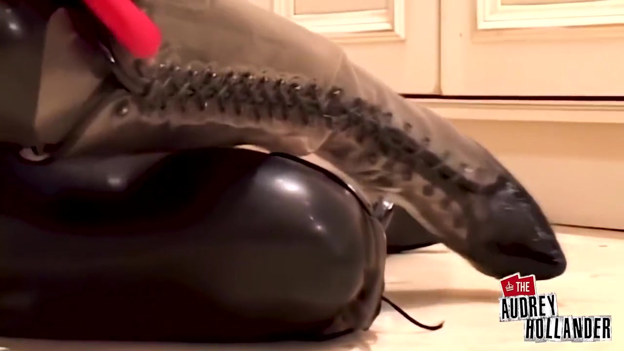 Otto Bauer And Audrey Hollander - Audreys Latex Hands Grip Ottos Cock In Kitchen Fuck!