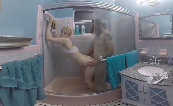 Blonde Fucks in the Shower - VirtualPorn360