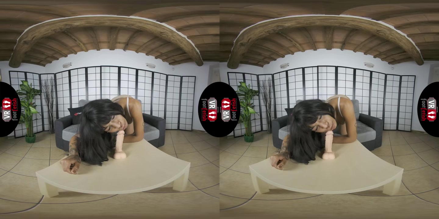 Dark Haired Ebony Glorya Adores Rubbing Her Moist Muff With Posing Her Feet In Her Sexy Pantyhose - VRFootFetish