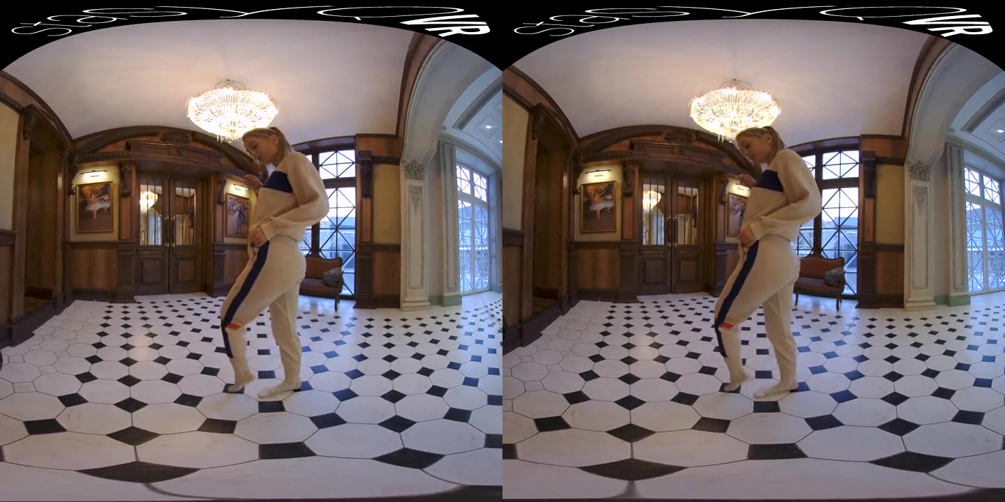 VR porn - Blondes Look Good in Anything - StasyQVR