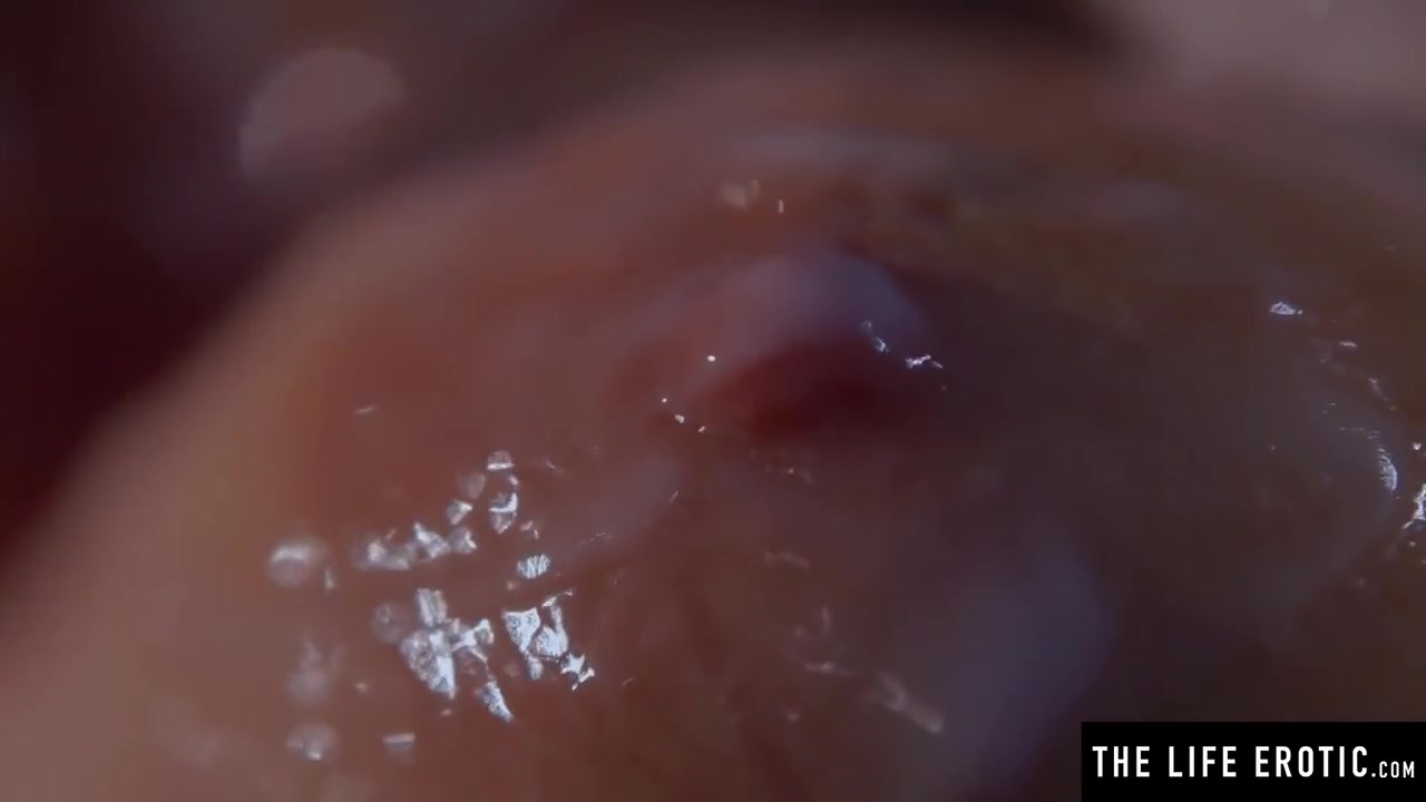 Watch This Cute Sexy Girl Masturbate To Her Erotic Fantasies