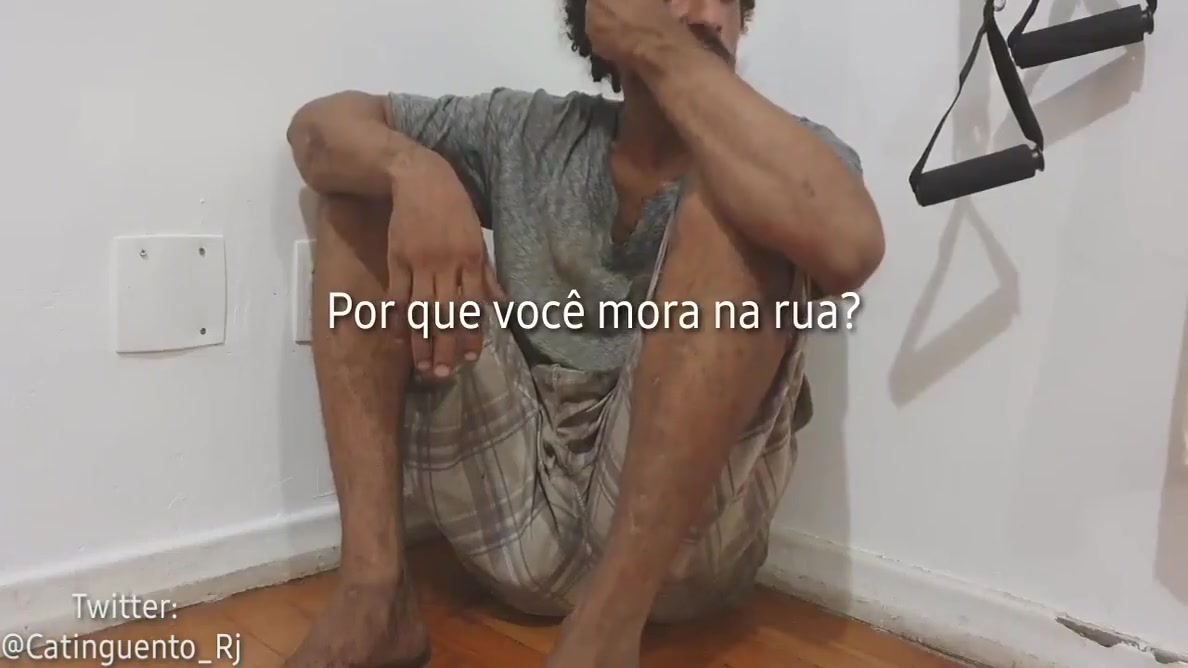 Mendigo Nao Lava O Pau Ha 2 Semanas. Muito Sebo, Muito Fedor