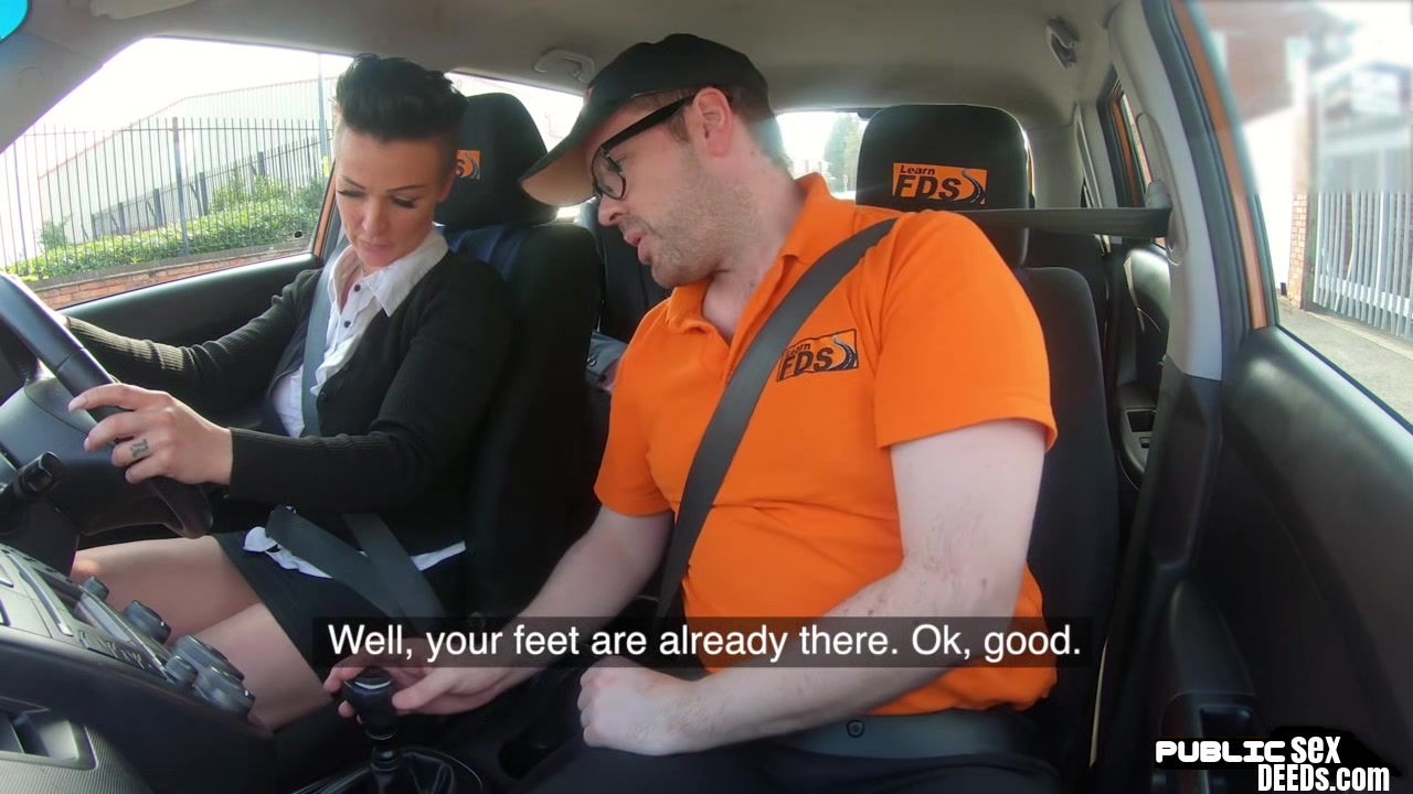 Busty MILF fucked outdoor in the car after driving lesson