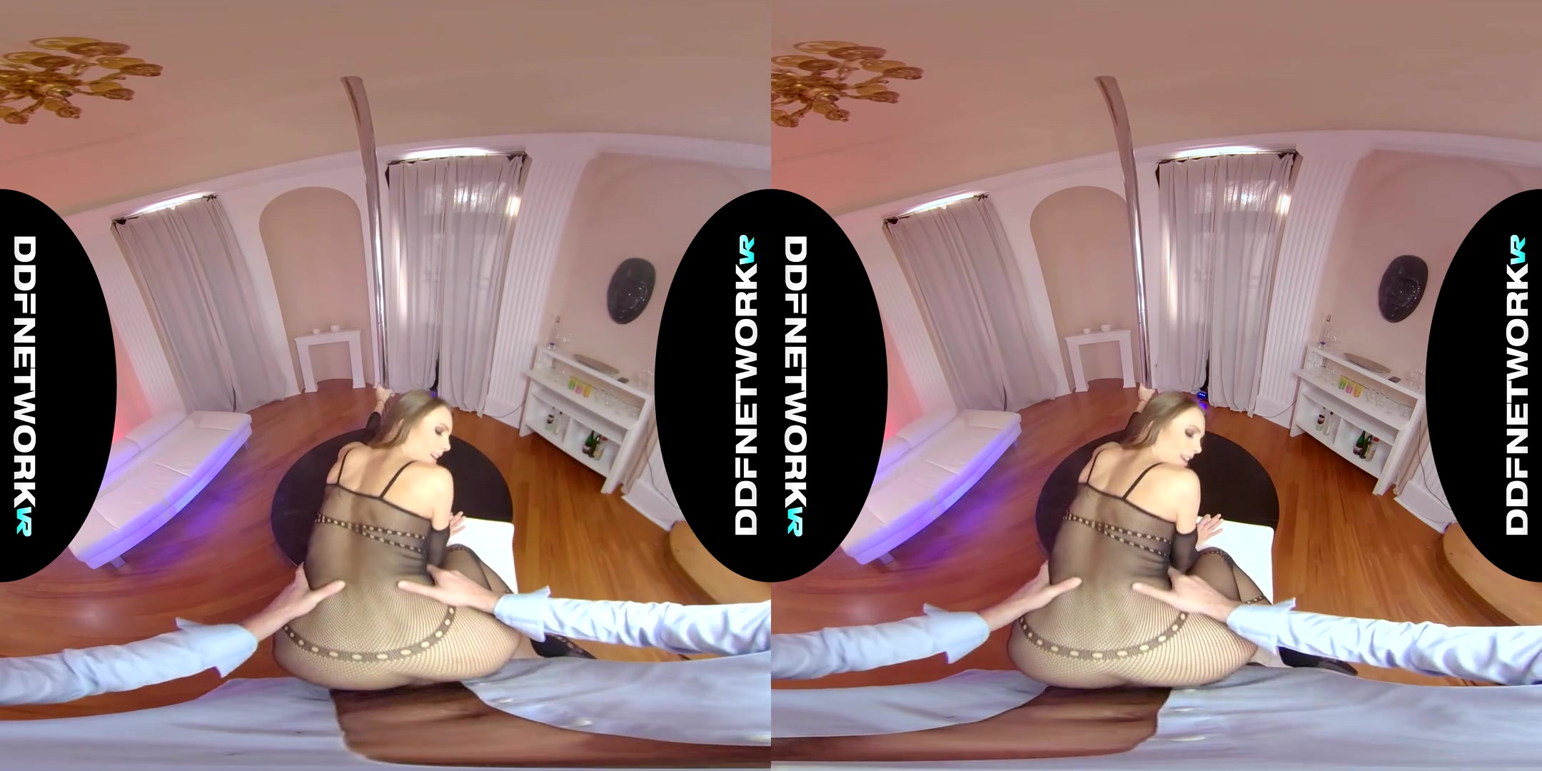 Veronica Clark in Ukrainian Gold - DDFNetworkVR
