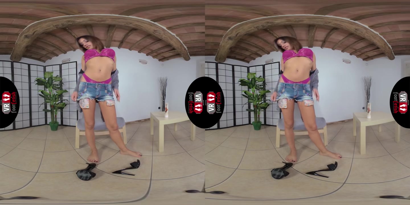 Gorgeously Seductive Katy Shows Off Her Stunning Body - VRFootFetish
