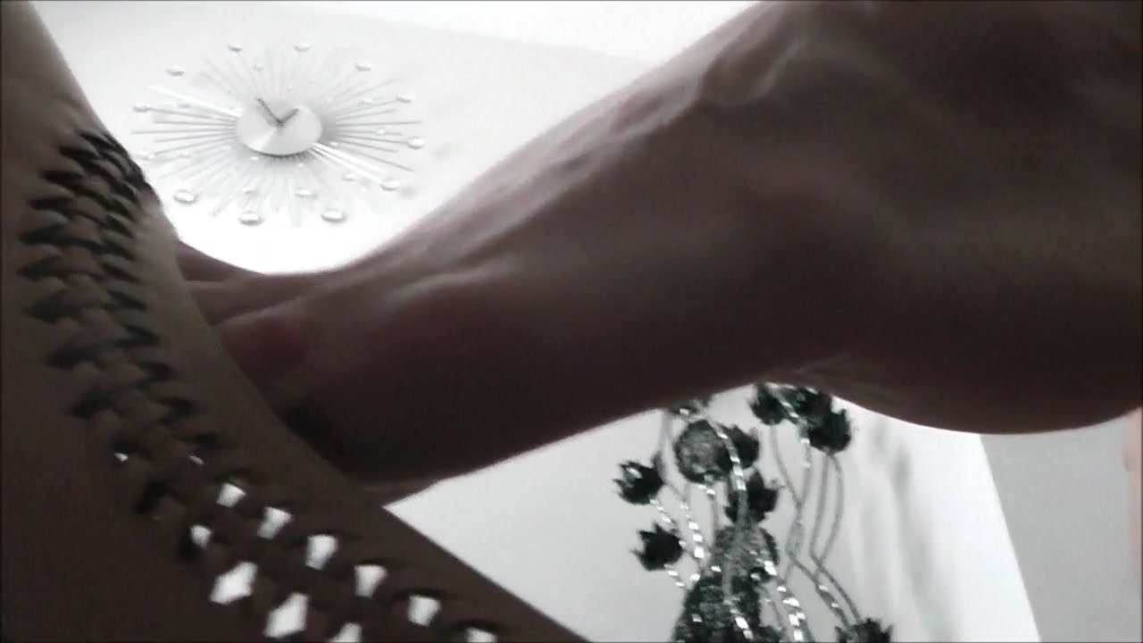 Raven Feels Her Feet - TacAmateurs