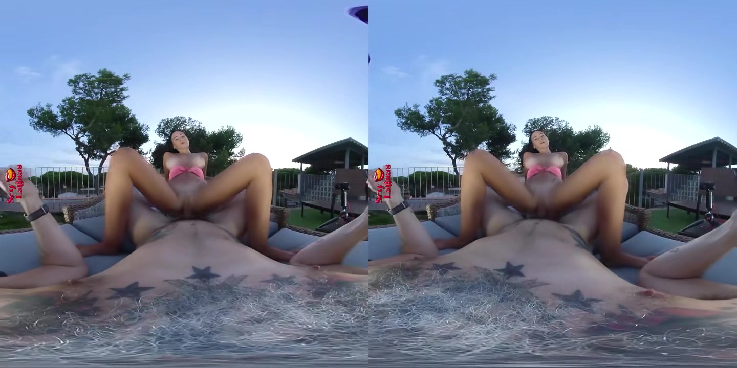 Sunset with a Busty Latina III - perVRt