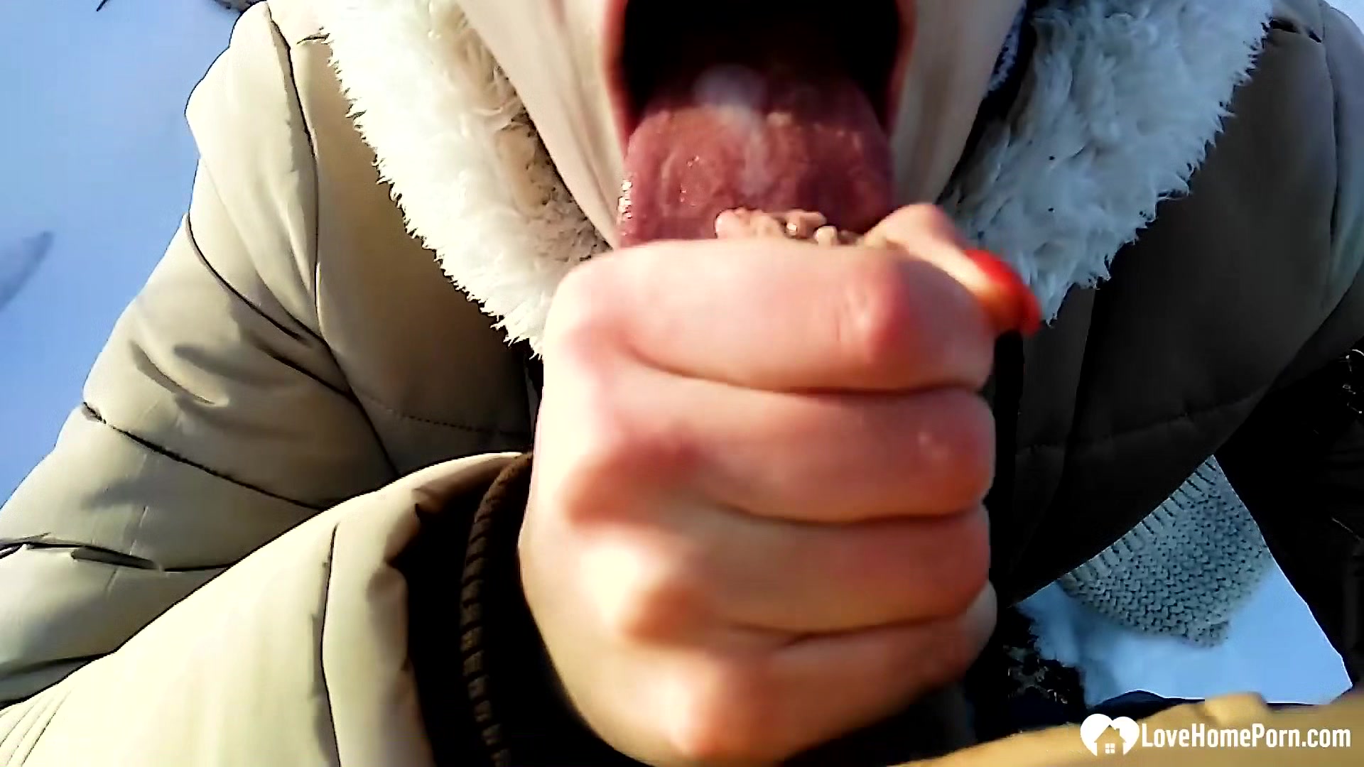 Stepsister gives a fantastic blowjob while outdoors