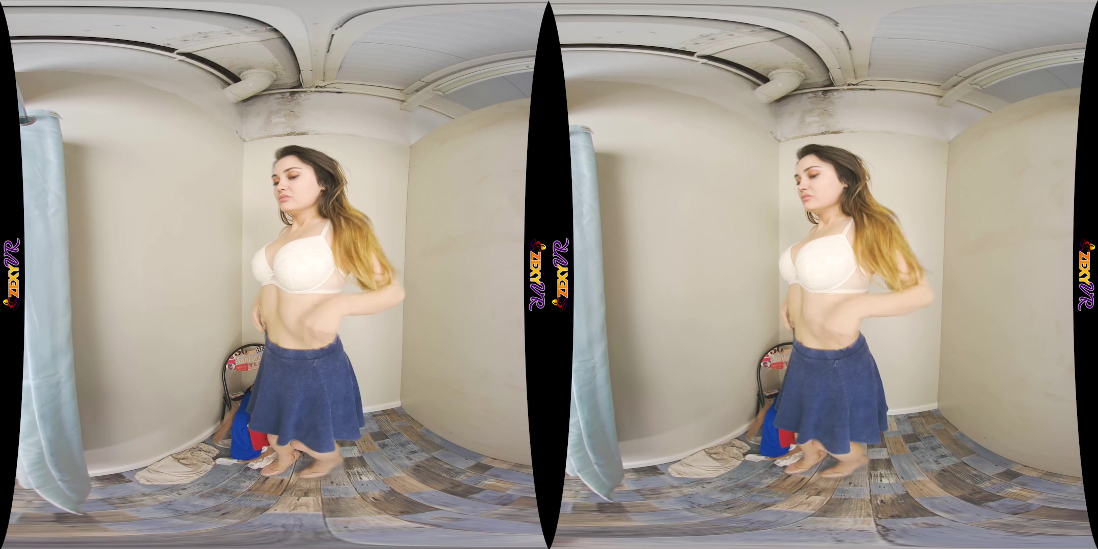 Dressing Up featuring Gabriella - ZexyVR