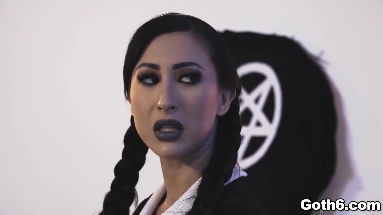 Alex Fucked Lily To Finished Their Business