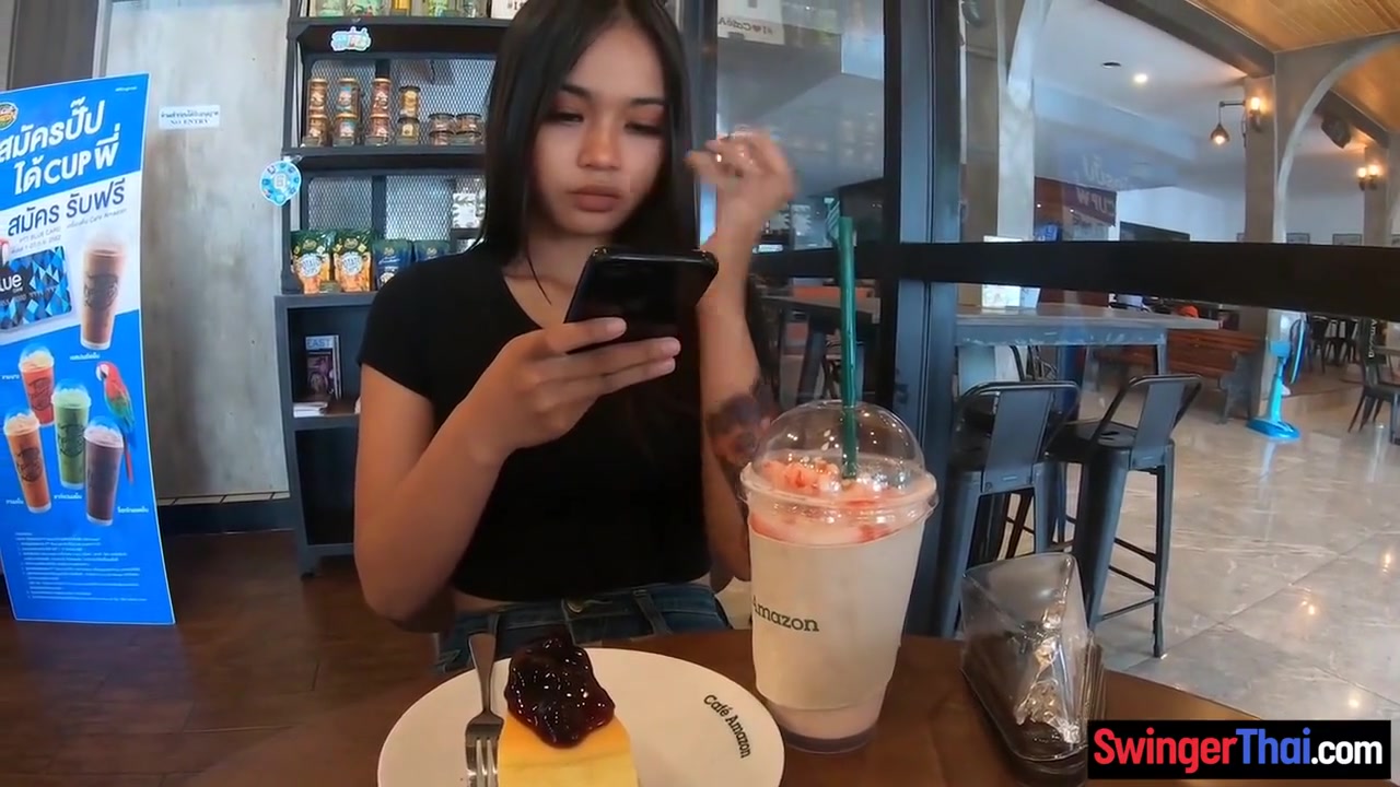 Cute Amateur Thai teen 18+ Sex In The Hotel After Starbucks
