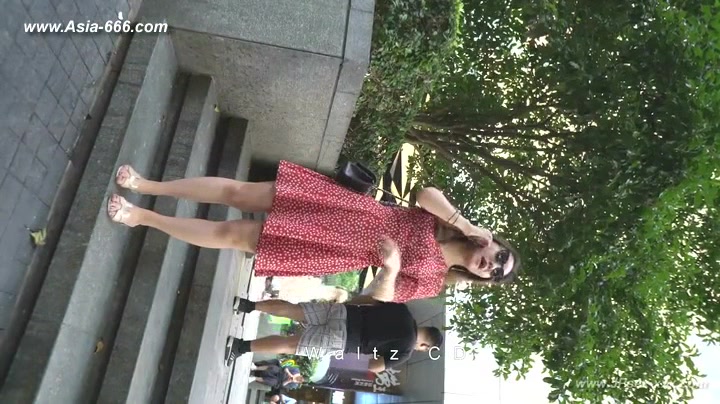 peeping chinese amateur upskirt.34