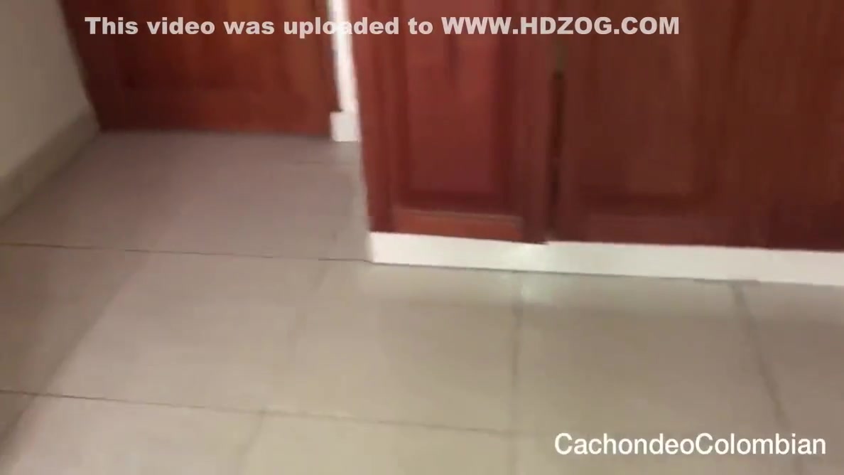 I Fuck The Delivery Guy In My Apartment
