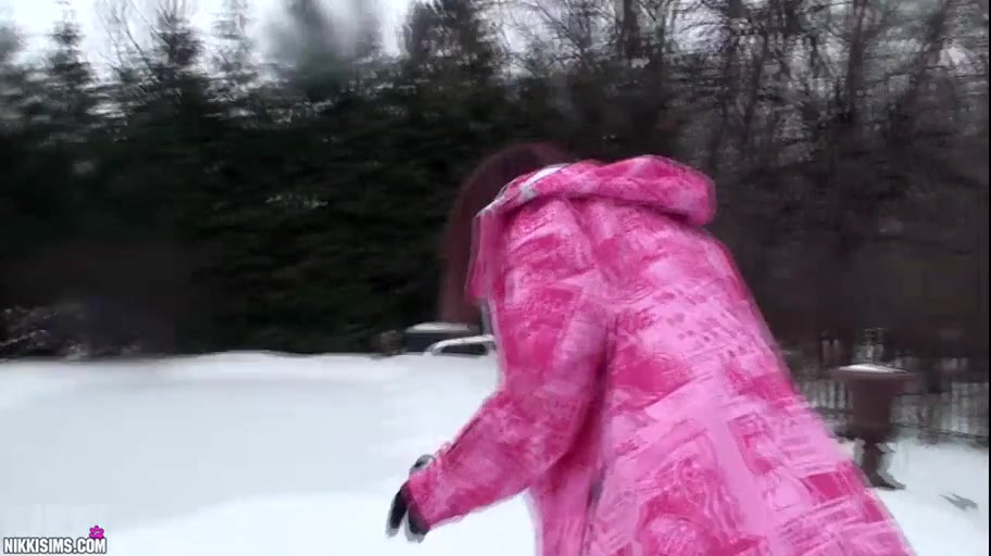 Nikki Snow Ball Fight Video
