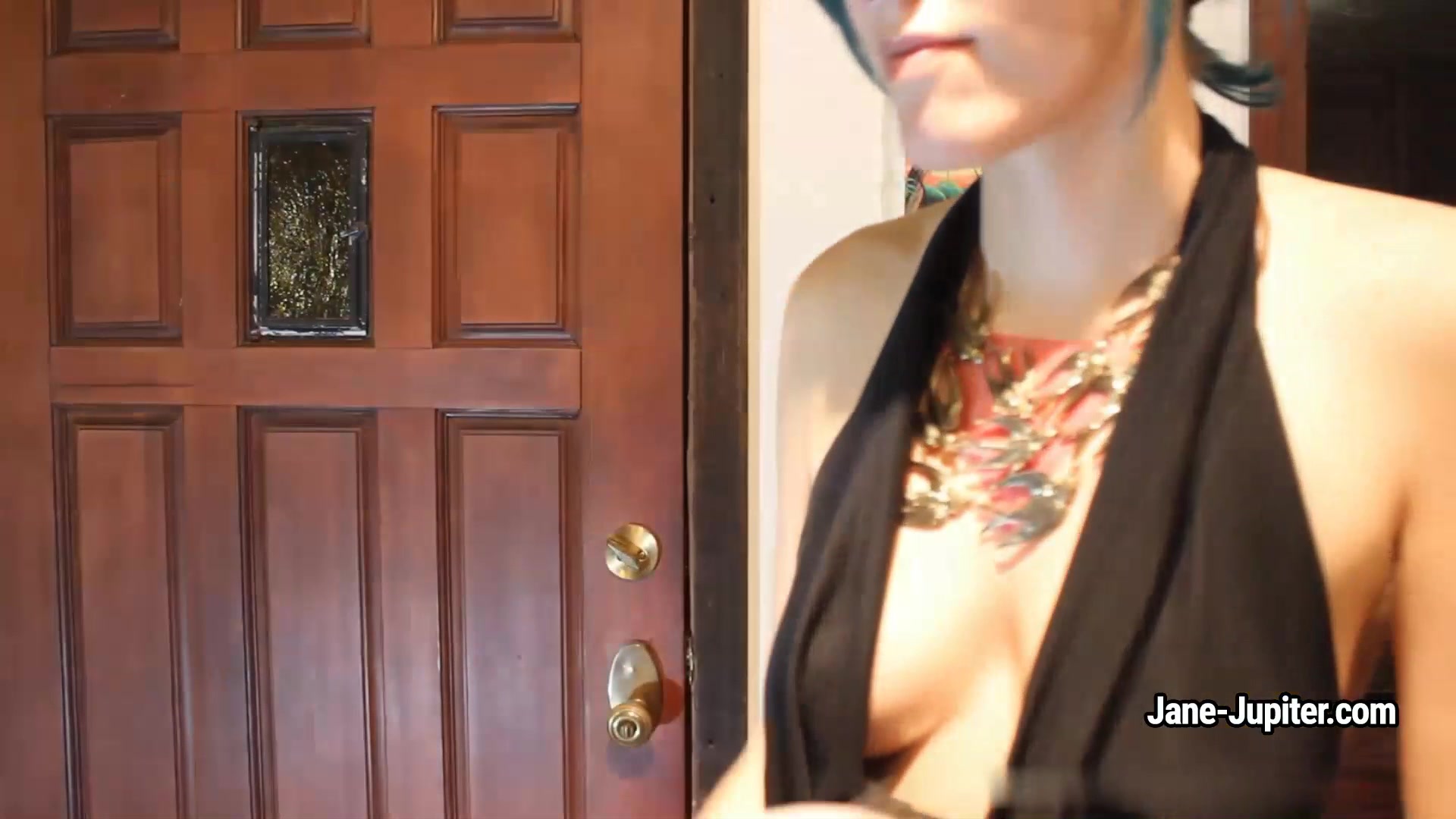 Nasty GF Jane Jupiter blows a guy while he's
