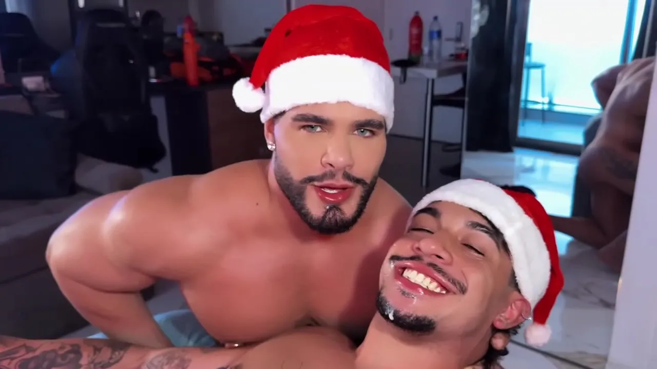 Papai Noel Chegou Mas Cedo No Meu Cuzinho Me Fazendo De Putinha - Amador Brasil
