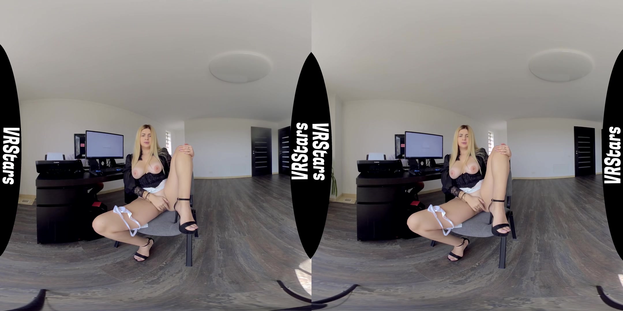 Naughty Secretary Masturbates In The Office - VRStars