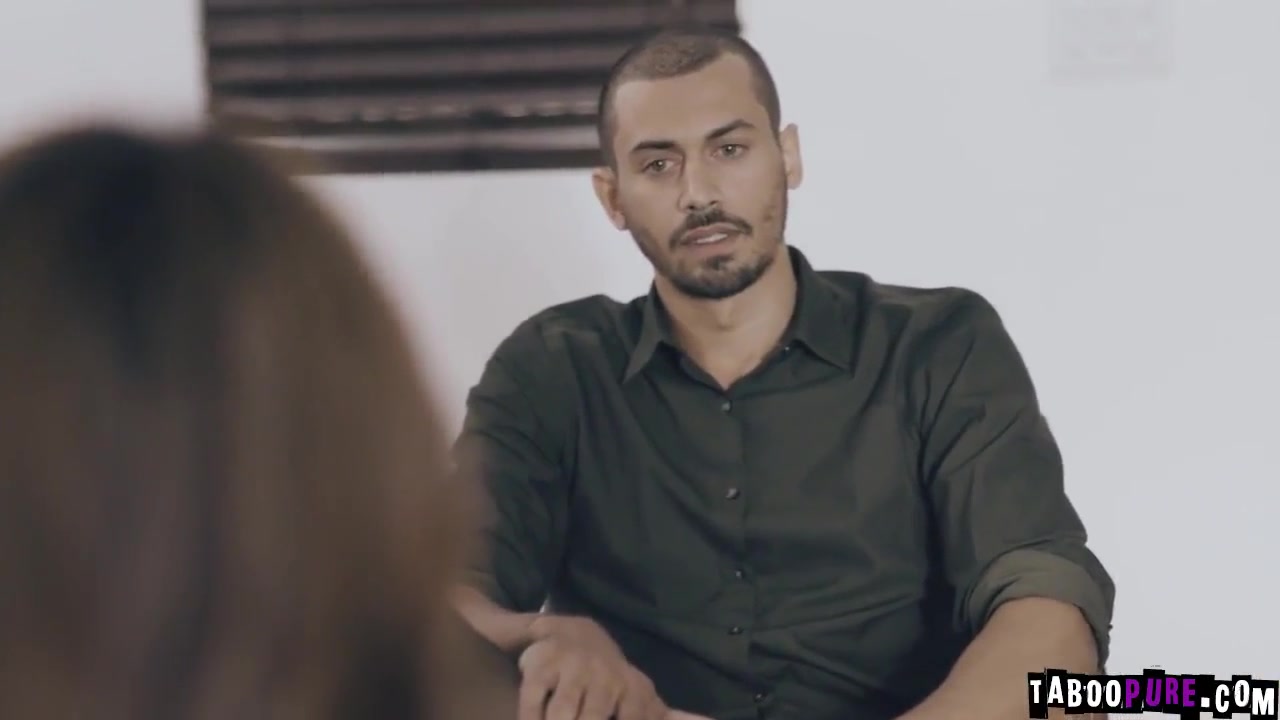 Alex S And Ella Knox In Is Patient He Is A Psychiatrist