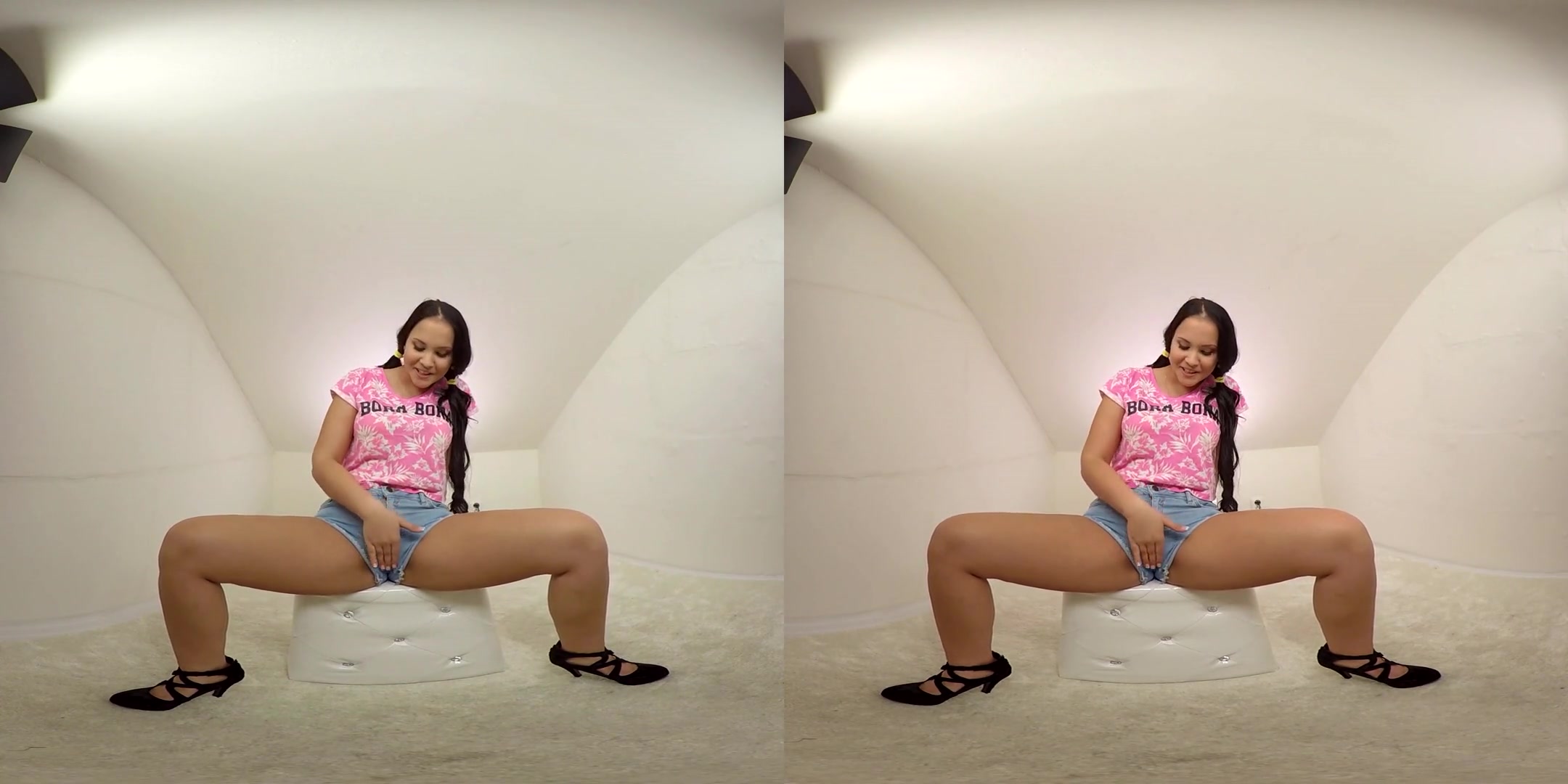 Jennifer Mendez in Jennifer Mendez Fucks Her Pussy - BravoModelsMedia