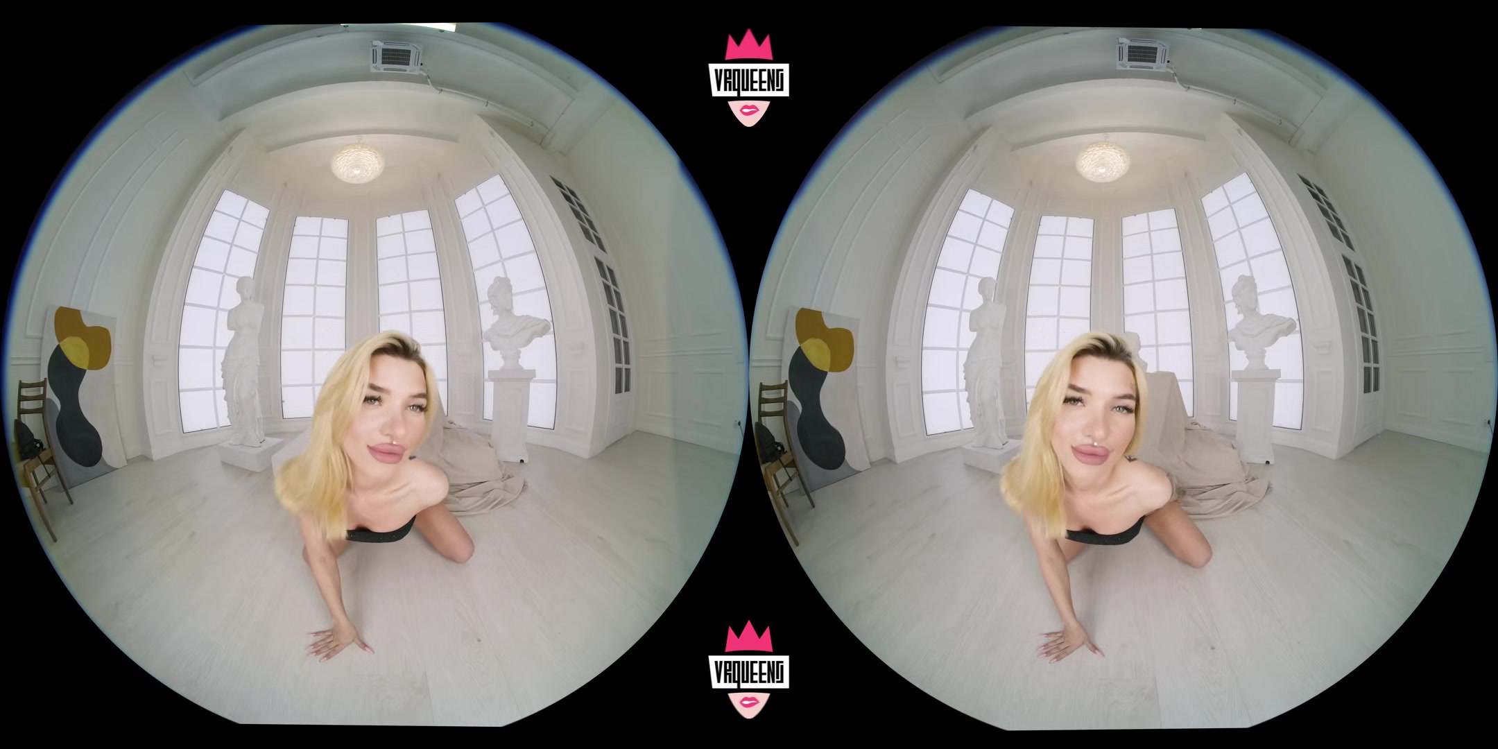 Blowout Doll Awaits - Vr Queens
