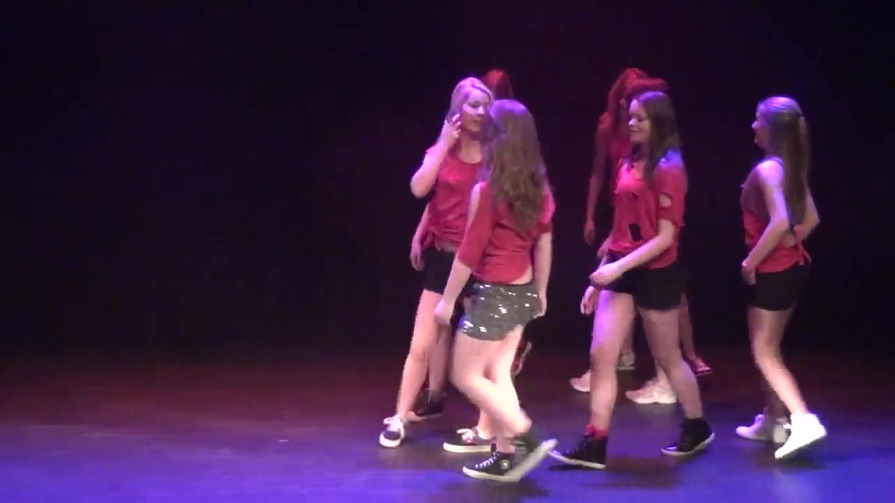 Karlijn Verhagen dancing