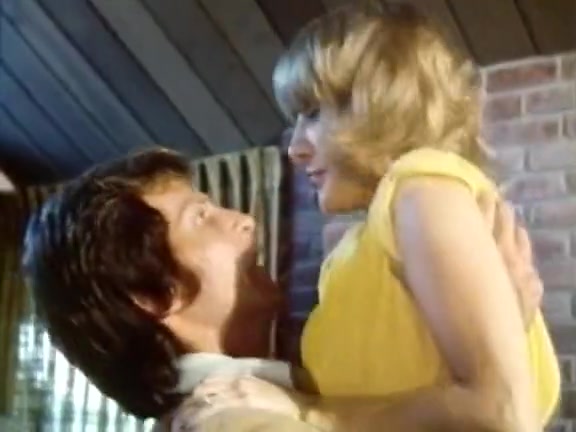 Annette Haven, Lisa De Leeuw, Paul Thomas in vintage xxx clip