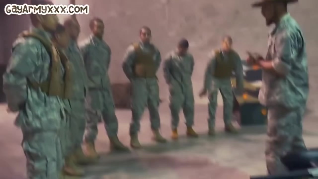 Army Stud Gets Fucked By Military Elder In Shower After