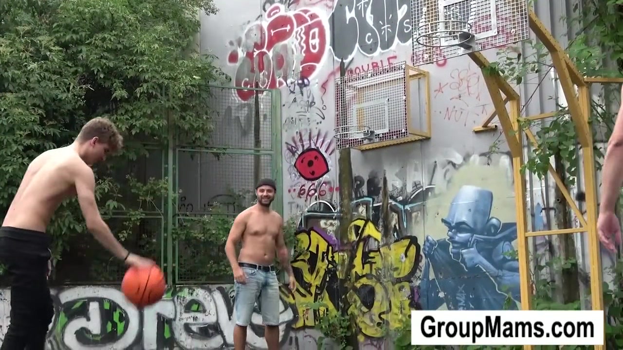 Granny Loves them Balls - Groupmams