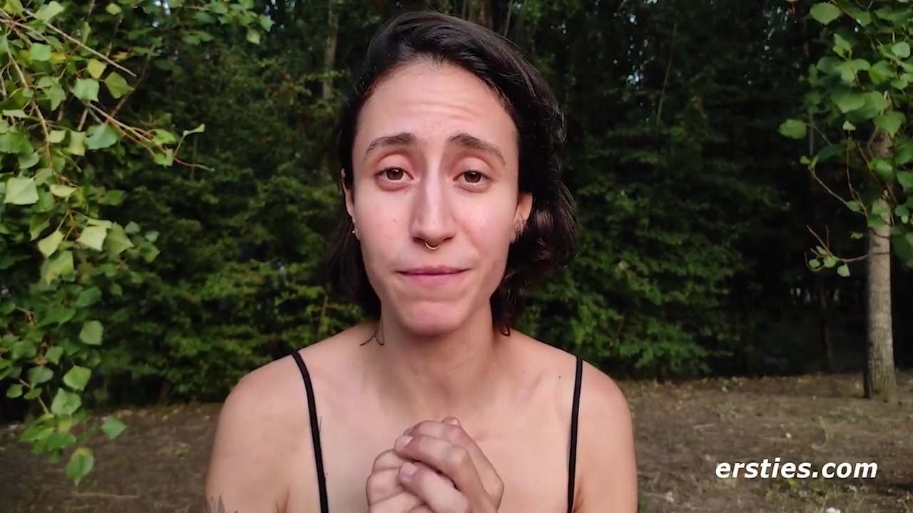 Hot Brazilian Satisfies Her Desire By Getting Off With A Flower